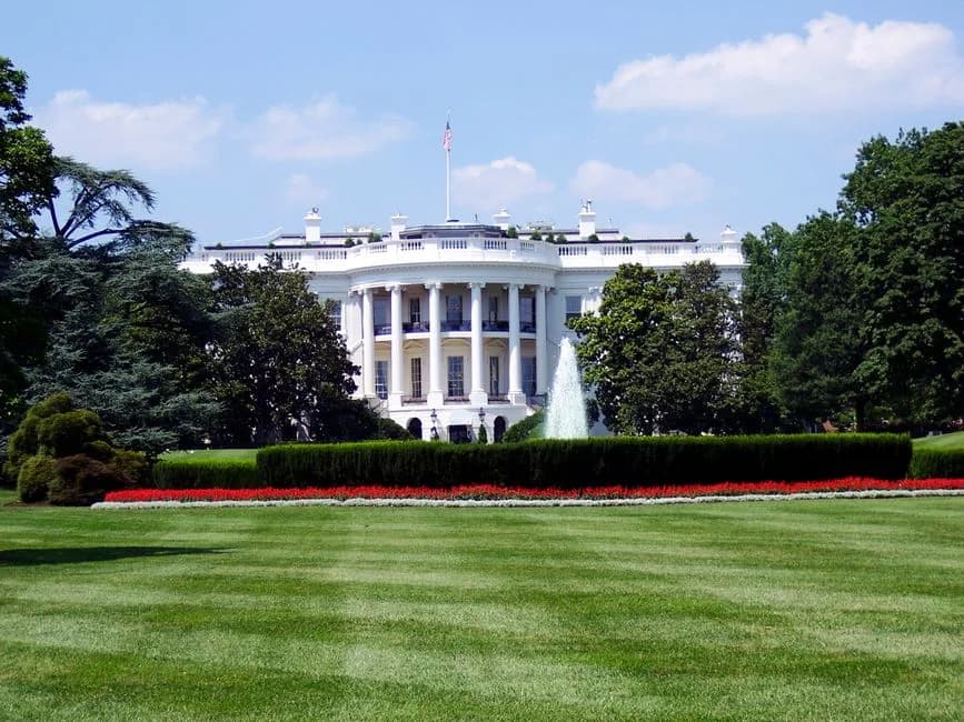 White House exterior representing the CLARITY Act negotiations between Trump and the Senate